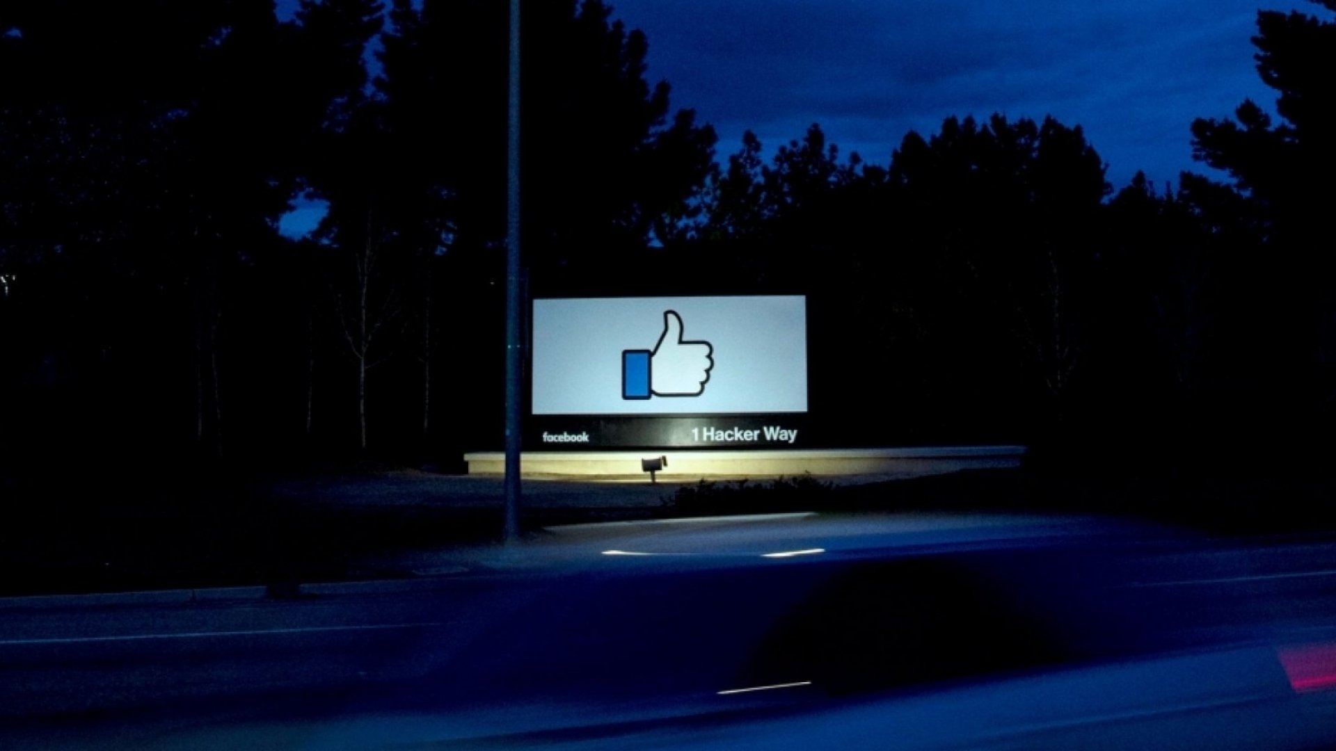 "Kẻ hai mặt" Facebook và tham vọng của Mark Zuckerberg marketingreview.vn 2